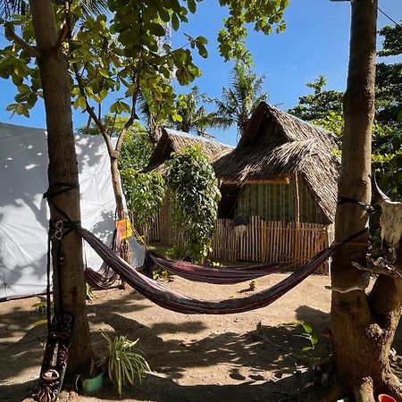 Auberge de jeunesse Tribal Huts Community à Daanbantayan Extérieur photo