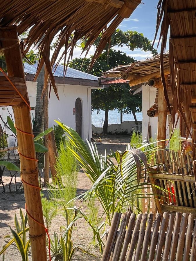 Auberge de jeunesse Tribal Huts Community à Daanbantayan Extérieur photo