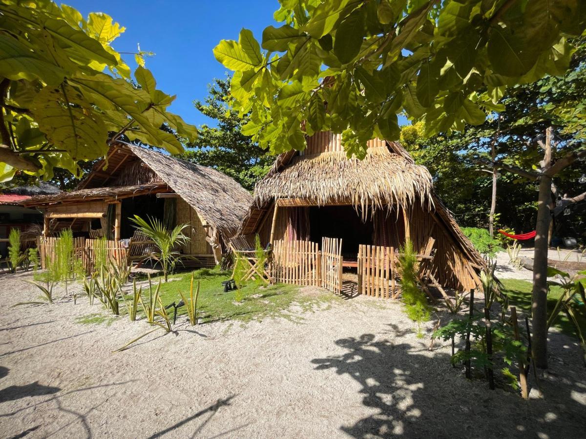 Auberge de jeunesse Tribal Huts Community à Daanbantayan Extérieur photo