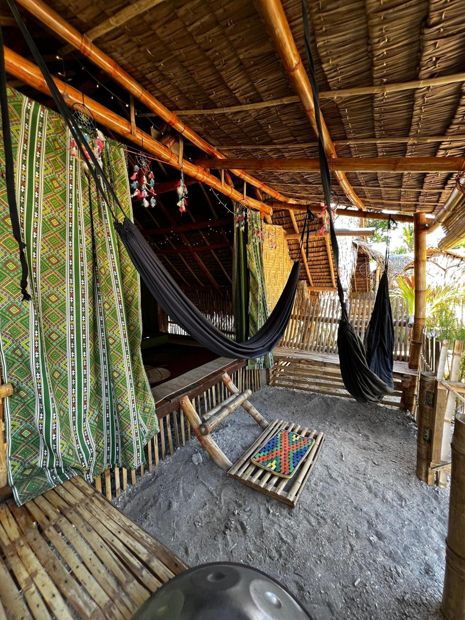 Auberge de jeunesse Tribal Huts Community à Daanbantayan Extérieur photo